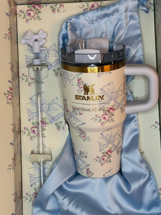 Stanley x LoveShackFancy Holiday Quencher H2.0 FlowState Tumbler 20oz – Rosa Beaux Blue | In Hand | New